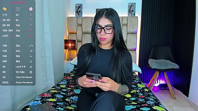 little sophie18 online show from November 16, 9:31 pm