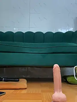 Snapshot of Bella_babei01 chatting on January 9, 5:43 pm Bella babei01 online show from January 9, 5:43 pm