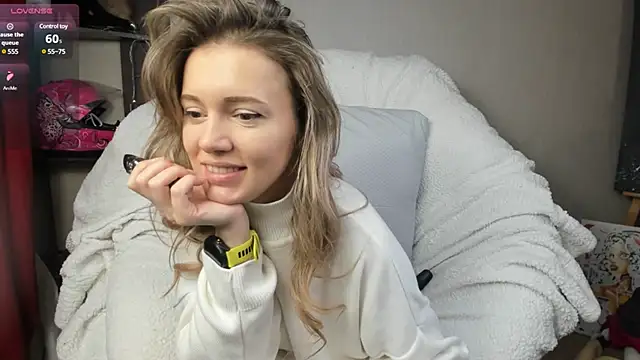 Snapshot of foxy_blond chatting on January 29, 3:22 am foxy blond online show from January 29, 3:22 am