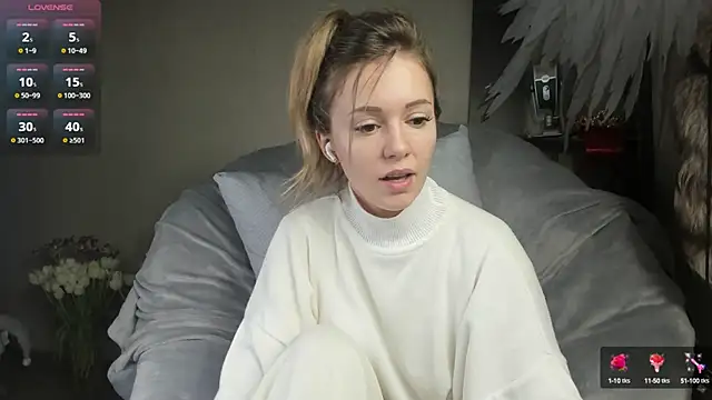 Snapshot of foxy_blond chatting on March 14, 9:35 am foxy blond online show from March 14, 9:35 am