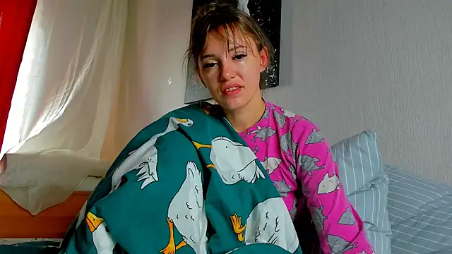 Snapshot of foxy_blond chatting on September 22, 1:07 am foxy blond online show from September 22, 1:07 am