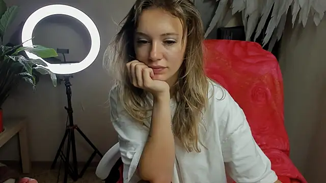 Snapshot of foxy_blond chatting on September 26, 12:14 am foxy blond online show from September 26, 12:14 am