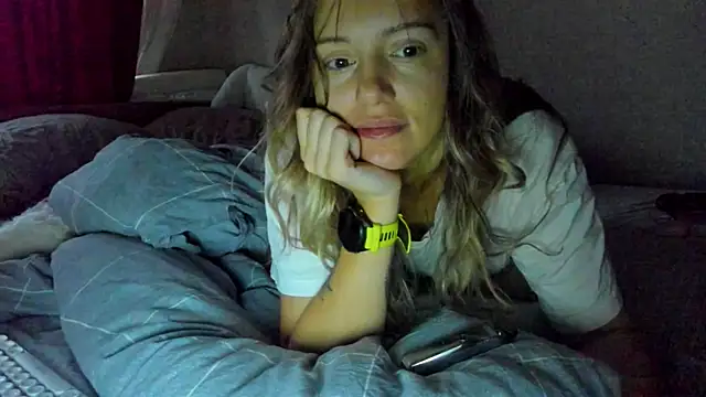 Snapshot of foxy_blond chatting on October 17, 12:14 am foxy blond online show from October 17, 12:14 am