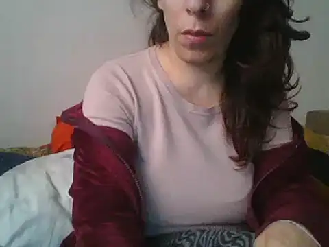 Snapshot of hairygirl80 chatting on December 2, 1:13 pm hairygirl80 online show from December 2, 1:13 pm