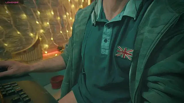 Snapshot of alex-volo chatting on December 20, 5:40 pm alex-volo online show from December 20, 5:40 pm