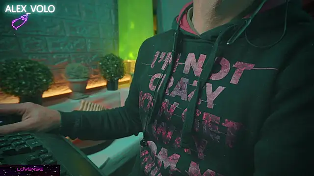 Snapshot of alex-volo chatting on January 20, 4:23 pm alex-volo online show from January 20, 4:23 pm