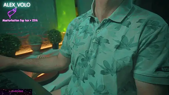 Snapshot of alex-volo chatting on January 25, 10:18 pm alex-volo online show from January 25, 10:18 pm