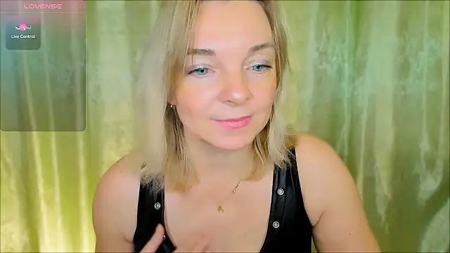 Regina  blue online show from December 2, 3:25 pm