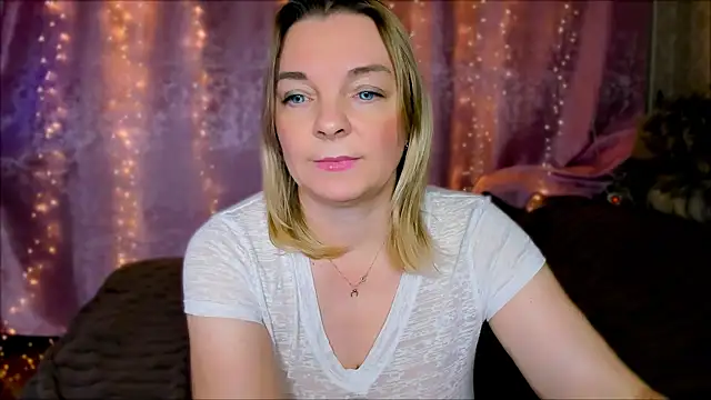 Regina  blue online show from January 14, 4:29 pm