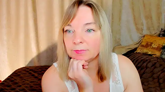 Regina  blue online show from November 16, 3:39 pm