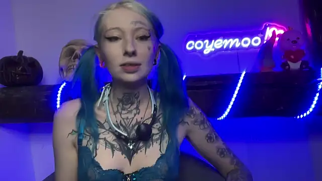 Snapshot of coyemoo chatting on February 8, 6:01 pm coyemoo online show from February 8, 6:01 pm