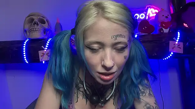 Snapshot of coyemoo chatting on February 10, 11:13 pm coyemoo online show from February 10, 11:13 pm