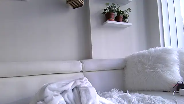 Snapshot of badblondebunny chatting on October 6, 9:45 pm badblondebunny online show from October 6, 9:45 pm