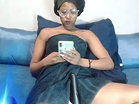 DarkDivva24 online show from December 17, 11:38 pm