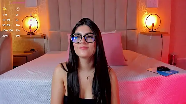 Amy-Saenz online show from November 21, 3:00 pm