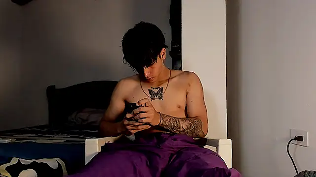 Snakebutterfly online show from December 22, 6:39 am