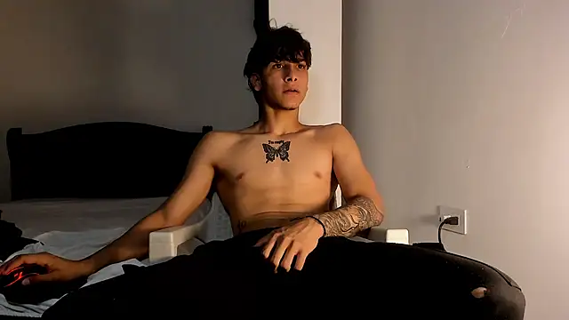 Snakebutterfly online show from January 7, 7:52 am