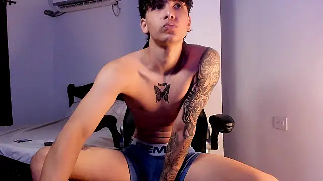 Snakebutterfly online show from January 22, 11:32 pm