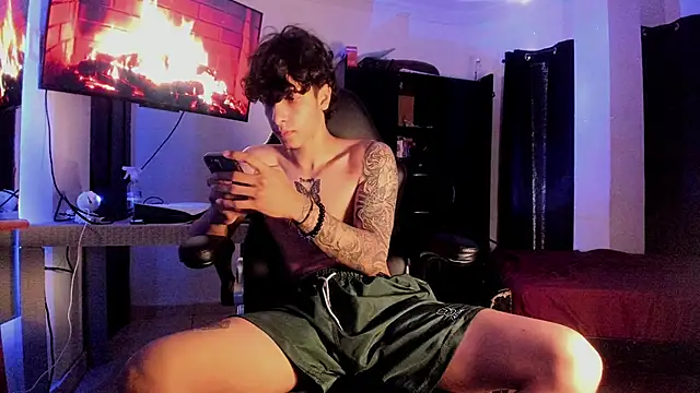 Snakebutterfly online show from February 13, 3:14 pm