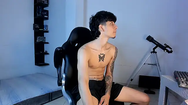 Snakebutterfly online show from October 17, 10:07 am