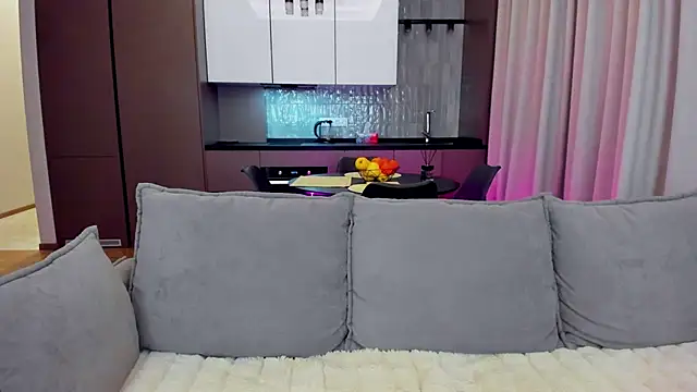 sexyangeloux online show from December 11, 6:31 pm