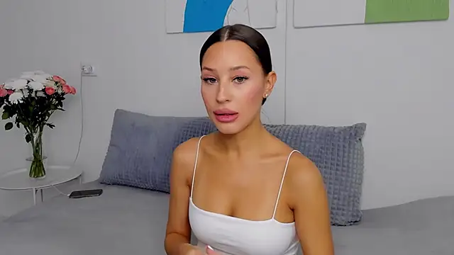 SelenaRousey online show from October 11, 7:40 am