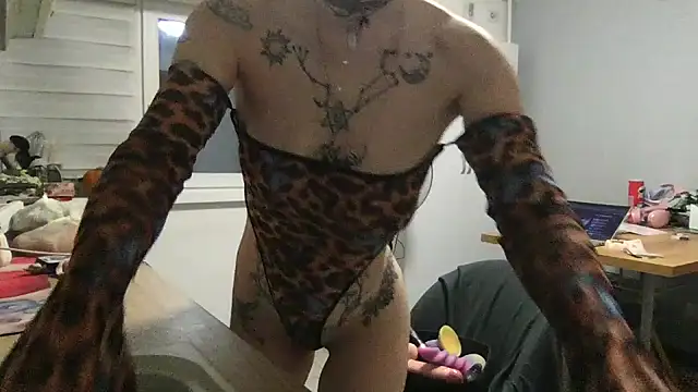 Snapshot of MoonAgnes chatting on November 17, 4:24 pm MoonAgnes online show from November 17, 4:24 pm