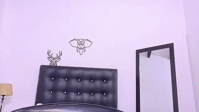 Skinny hottie18 online show from January 3, 4:48 pm