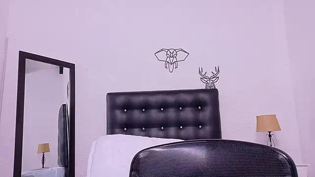 Skinny hottie18 online show from January 20, 4:55 pm