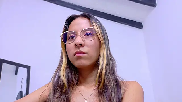 Skinny hottie18 online show from January 22, 1:32 pm