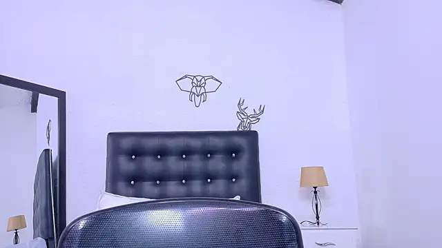 Skinny hottie18 online show from January 22, 4:33 pm