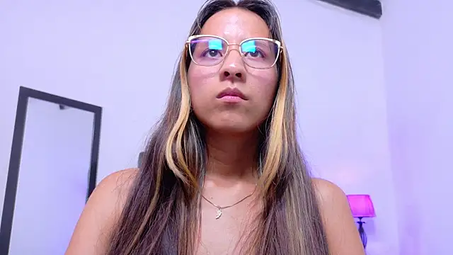 Skinny hottie18 online show from February 6, 4:47 pm