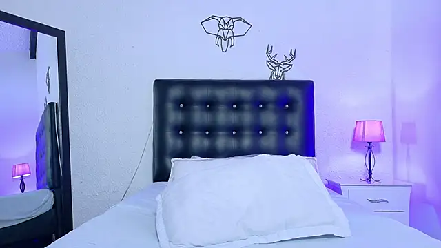 Skinny hottie18 online show from February 10, 1:55 pm