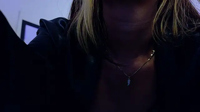 Skinny hottie18 online show from February 10, 4:58 pm