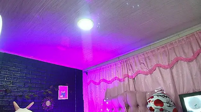 loren tits24 online show from March 11, 12:11 am