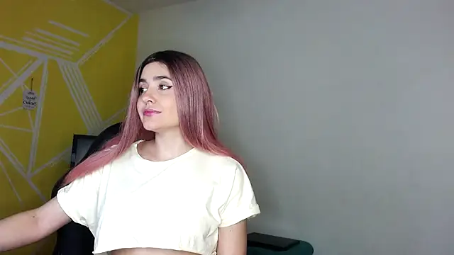 Nikolle Rouss online show from December 9, 8:33 pm