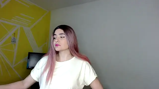 Nikolle Rouss online show from January 3, 11:01 pm