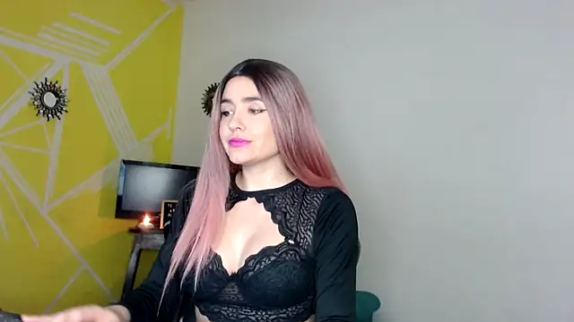 Nikolle Rouss online show from February 12, 10:04 pm