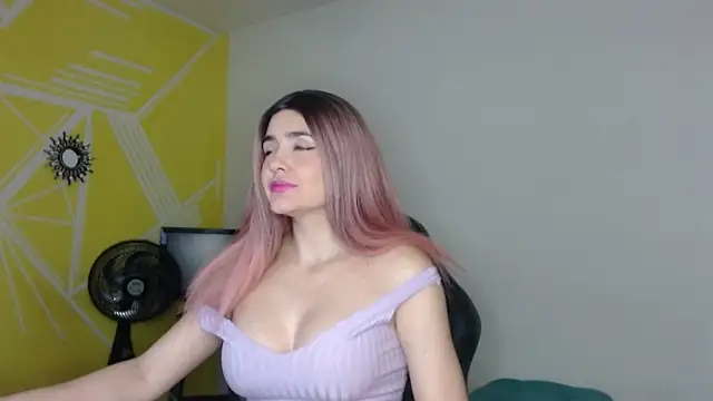 Nikolle Rouss online show from March 21, 11:12 am