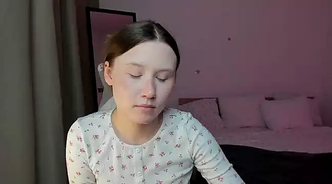 Snapshot of Stella_Sunny chatting on December 20, 5:51 pm Stella Sunny online show from December 20, 5:51 pm