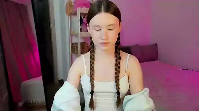 Snapshot of Stella_Sunny chatting on March 14, 10:27 pm Stella Sunny online show from March 14, 10:27 pm