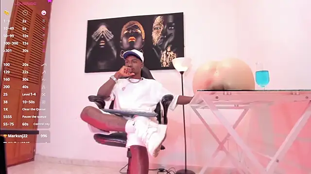 Snapshot of Thomas_shelbys chatting on December 28, 3:58 am Thomas shelbys online show from December 28, 3:58 am