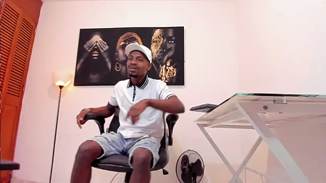 Snapshot of Thomas_shelbys chatting on January 12, 3:39 am Thomas shelbys online show from January 12, 3:39 am