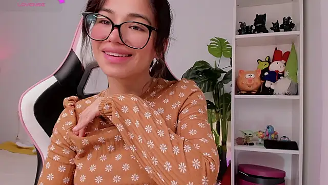 Adriennesexxx online show from December 10, 11:11 am