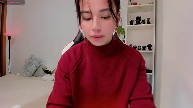 Adriennesexxx online show from December 13, 10:51 am