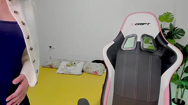 Adriennesexxx online show from February 6, 5:51 pm