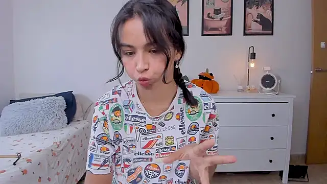 Adriennesexxx online show from September 30, 4:34 pm