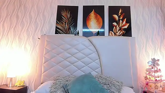 Snapshot of Amberr_Greyy chatting on December 13, 7:21 pm Amberr Greyy online show from December 13, 7:21 pm