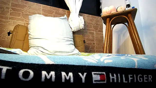 Snapshot of michaelhotbbc chatting on February 19, 6:44 am michaelhotbbc online show from February 19, 6:44 am