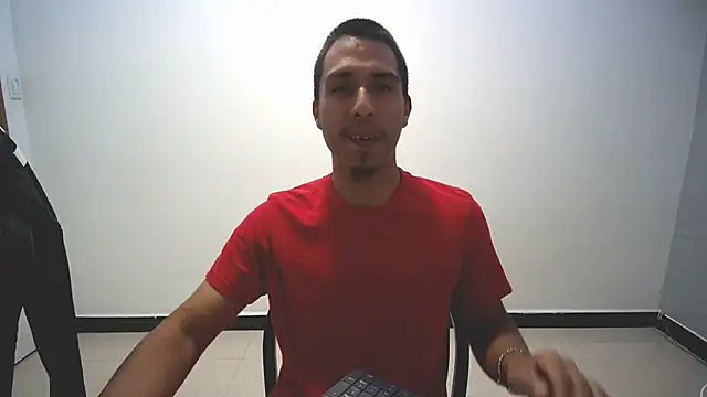 Snapshot of michaelhotbbc chatting on September 25, 3:32 am michaelhotbbc online show from September 25, 3:32 am